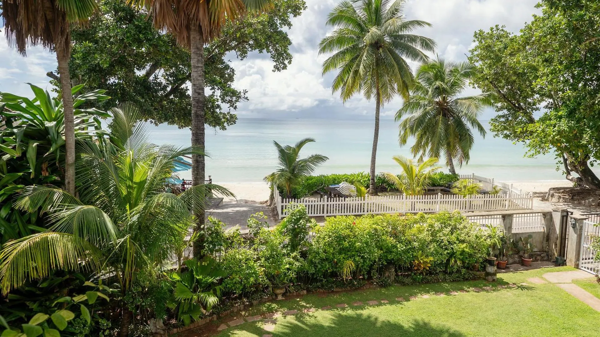 Sables D'Or Luxury Apartments Beau Vallon  Seychelles