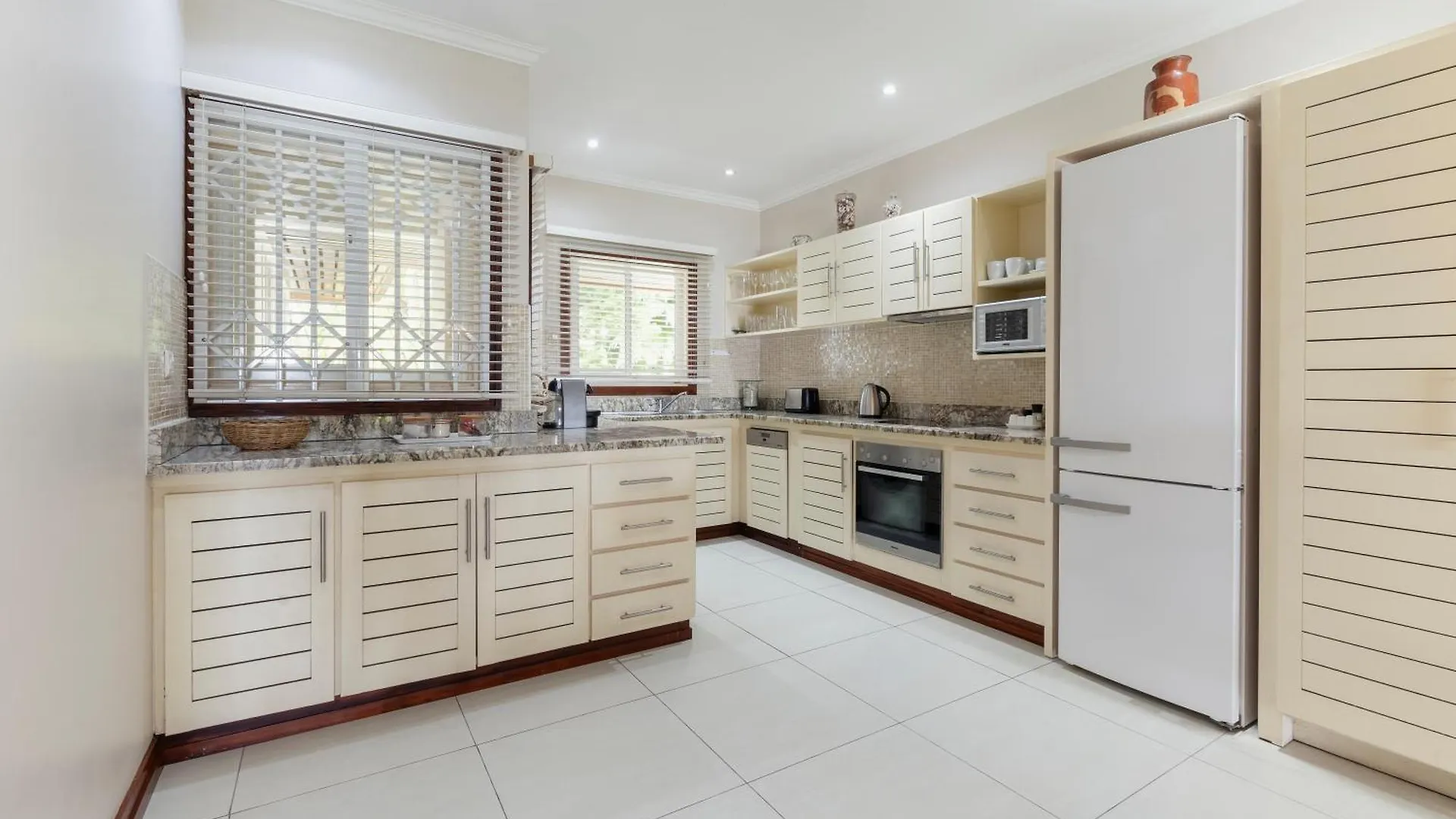 Sables D'Or Luxury Apartments Beau Vallon  0*, Beau Vallon (Mahe)